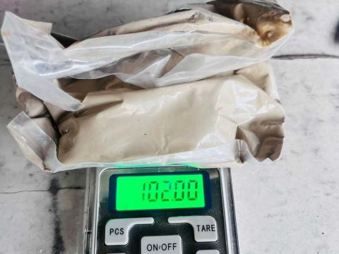 खैरो हिरोइनसहित चन्द्रगढी विमानस्थलबाट युवती पक्राउ